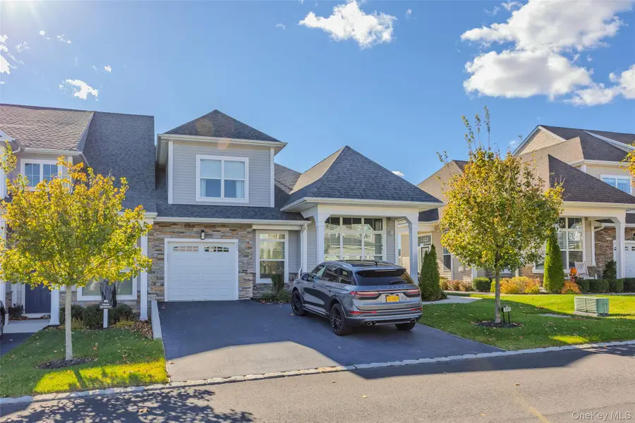 303 Silver Timber Drive, Yaphank, NY 11980 - Image #3