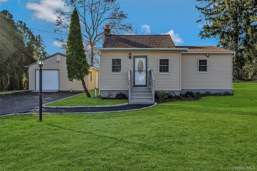 8 Pansy Road, Rocky Point, NY 11778 - Image #3