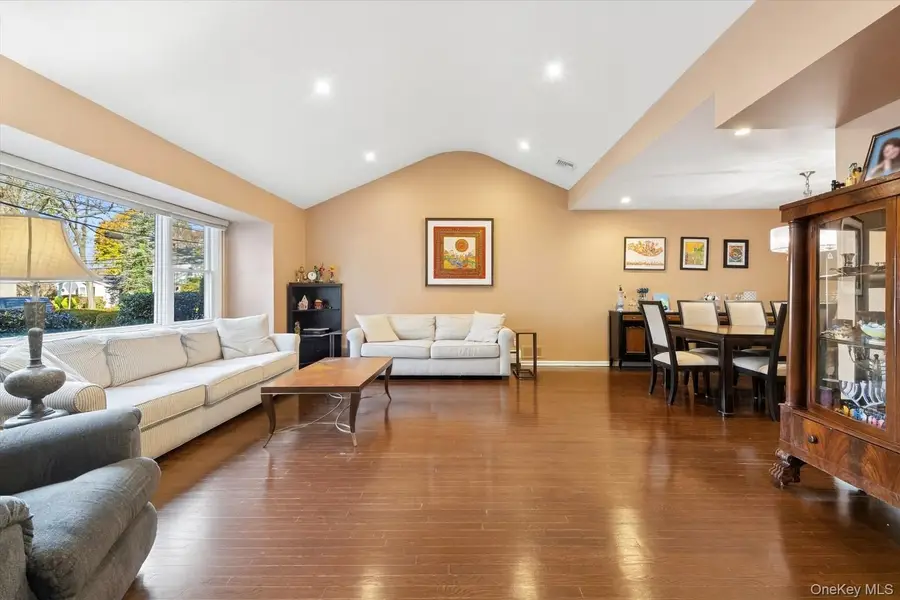 686 Tanwood Drive, West Hempstead, NY 11552 - Image #2