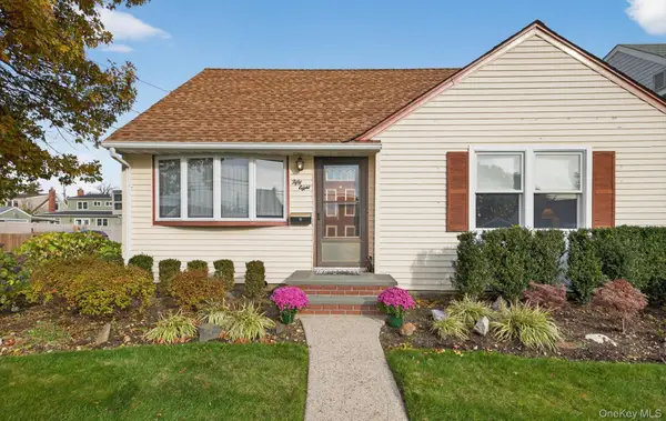 58 Virginia Avenue, Plainview, NY 11803