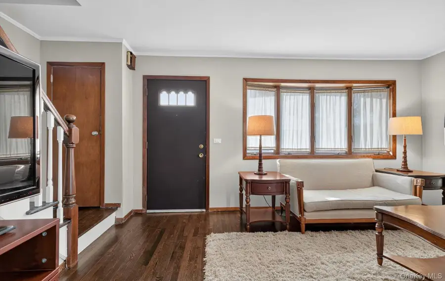 58 Virginia Avenue, Plainview, NY 11803 - Image #3