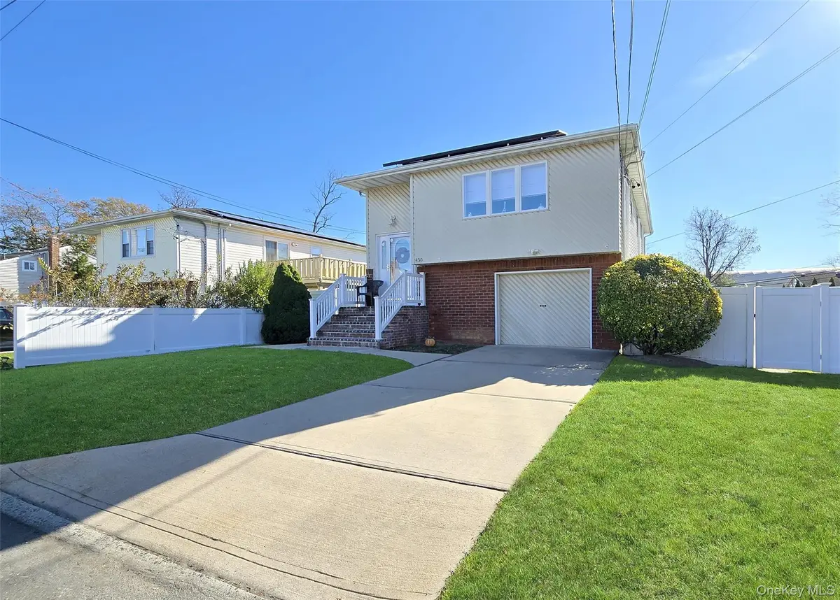 430 Heathcote Road, Lindenhurst, NY 11757 - Image #1
