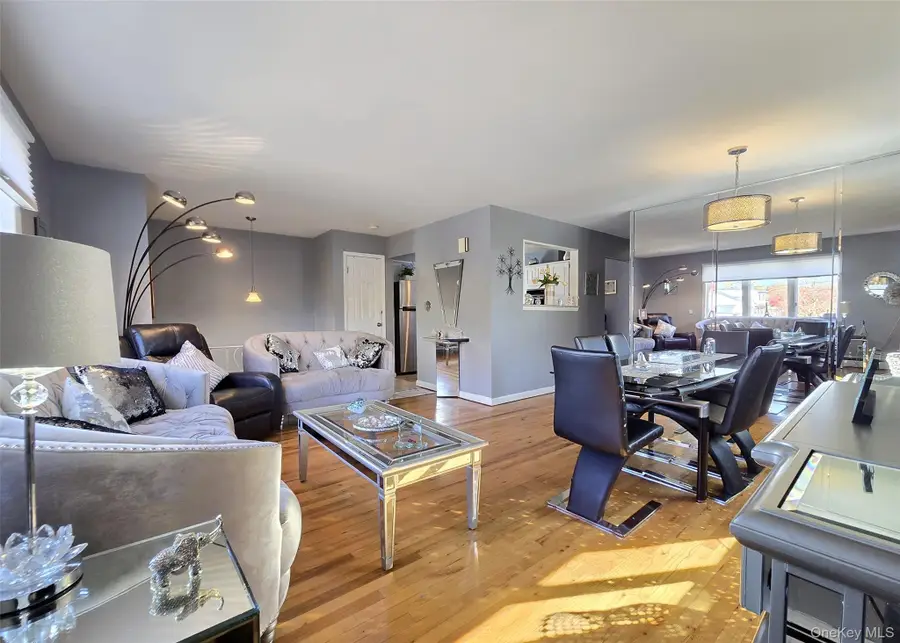 430 Heathcote Road, Lindenhurst, NY 11757 - Image #3