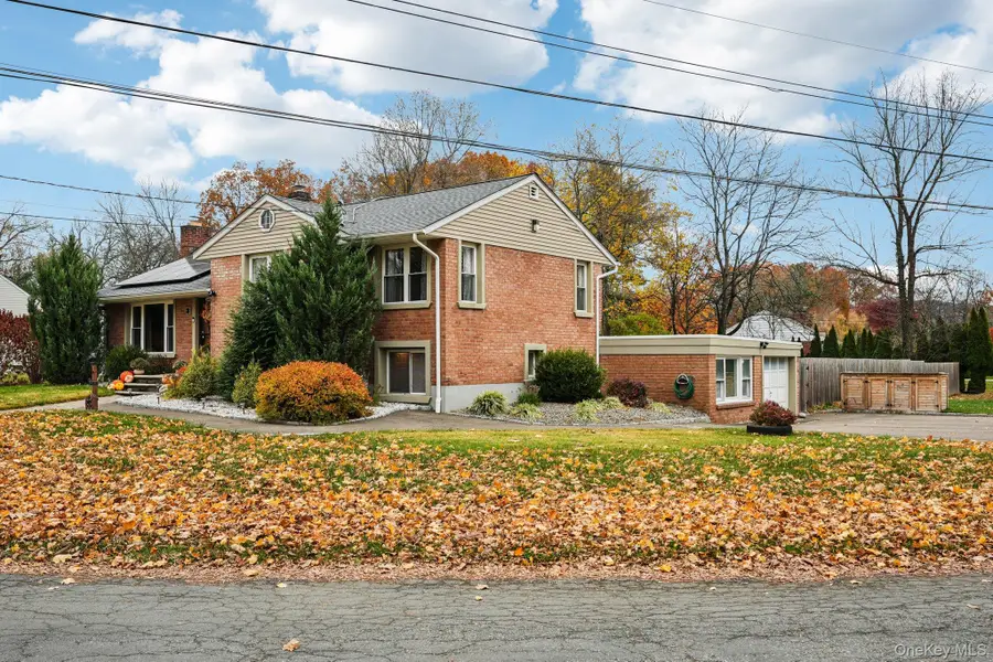 3 Garden Drive, New Windsor, NY 12553 - Image #2