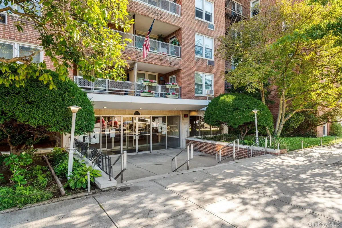 60-11 Broadway #4N, Woodside, NY 11377 - Image #1