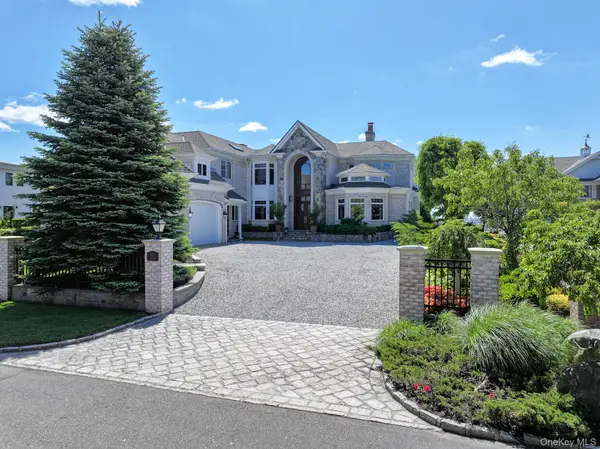 Address Withheld By Seller, West Islip, NY 11795