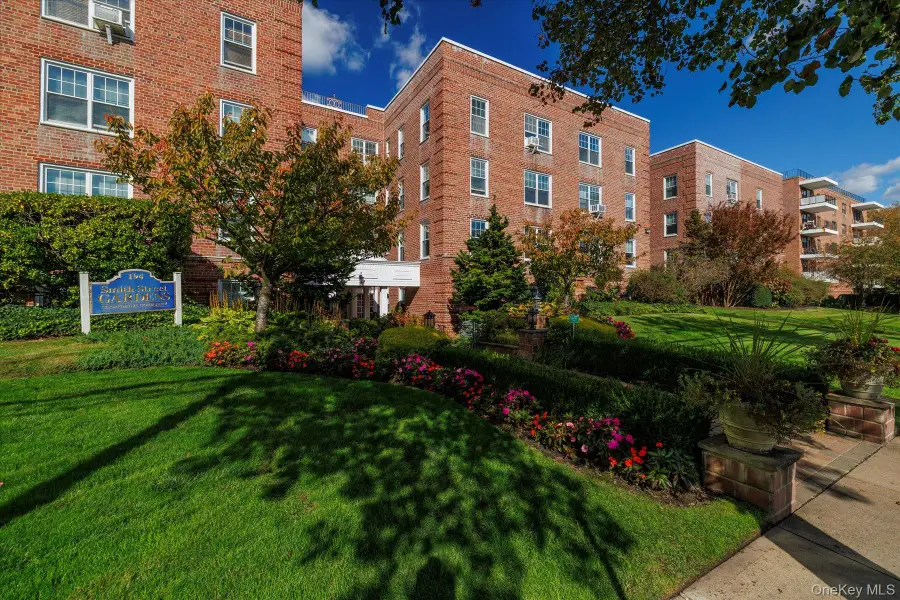 194 Smith Street #1K, Freeport, NY 11520 - Image #2