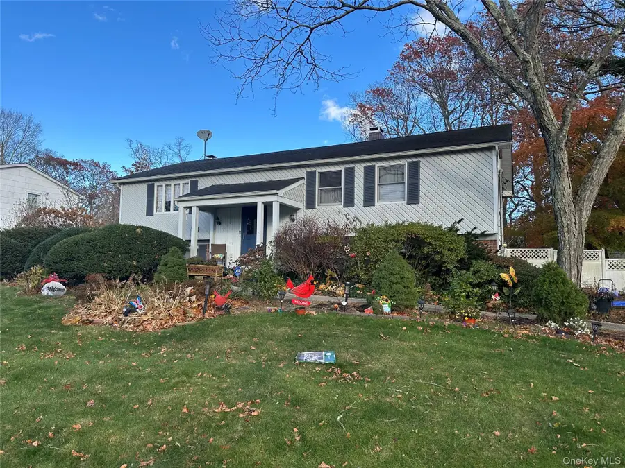 27 Wedgewood Drive, Coram, NY 11727 - Image #2