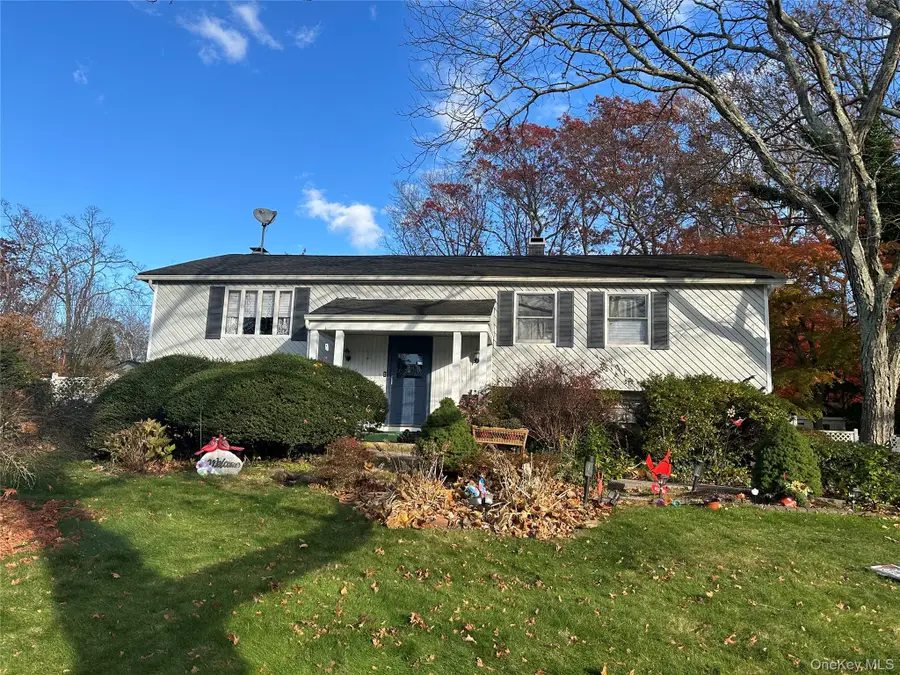 27 Wedgewood Drive, Coram, NY 11727 - Image #3