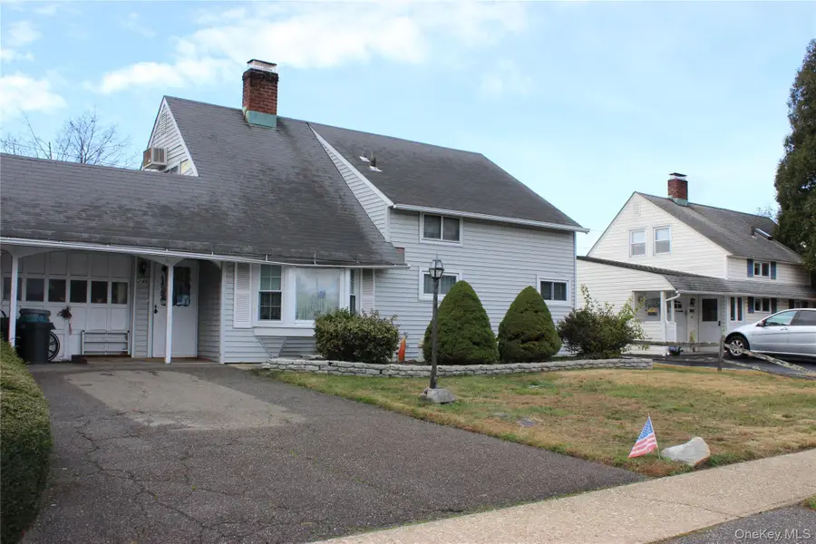 248 Twin Lane E, Wantagh, NY 11793 - Image #2