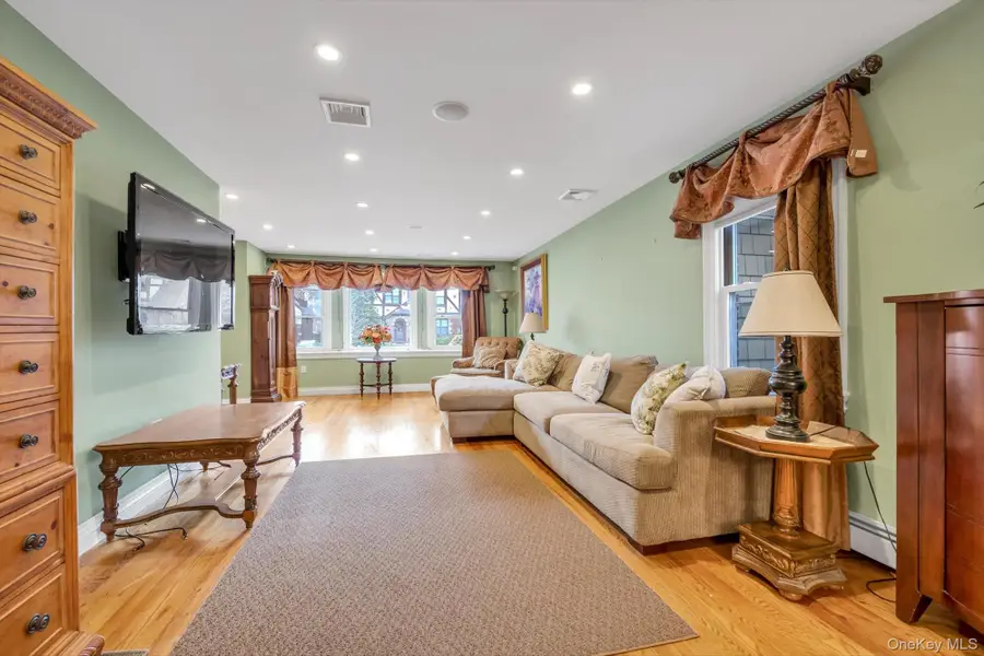 65 Reyam Road, Lynbrook, NY 11563 - Image #3