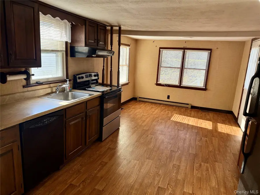 647 S Drury Lane, Rock Tavern, NY 12549 - Image #3