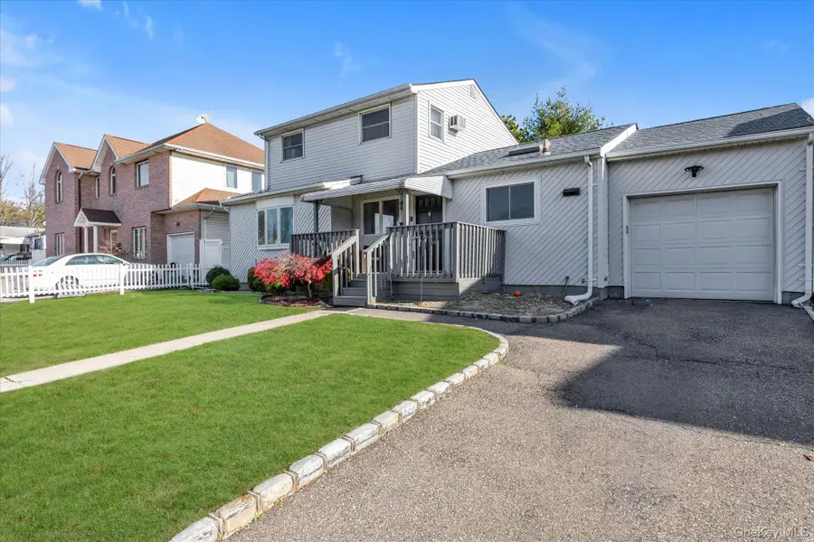 6 Karen Avenue, Plainview, NY 11803 - Image #2