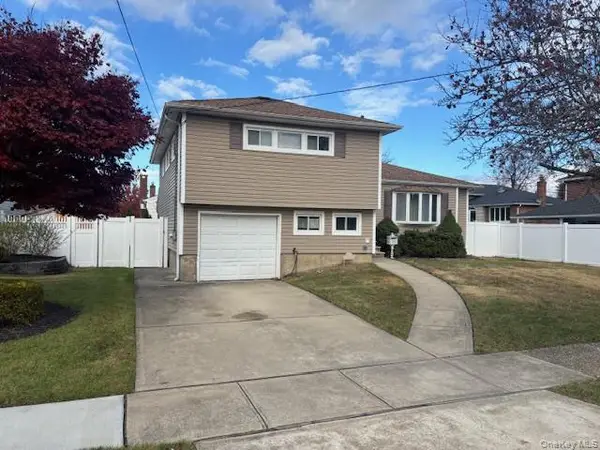 161 Aster, Massapequa Park, NY 11762