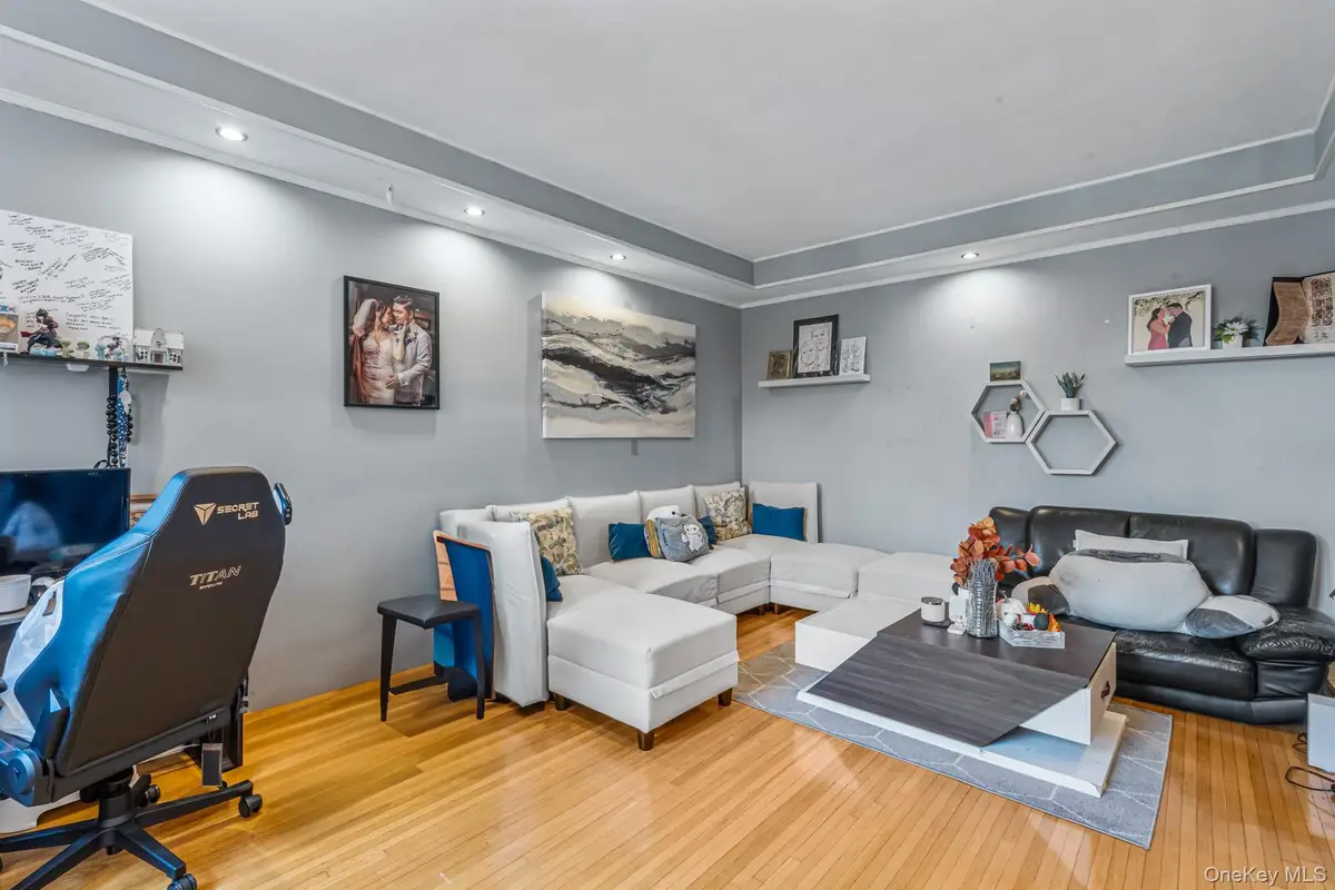45 Kew Gardens Road #4A, Kew Gardens, NY 11415 - Image #1