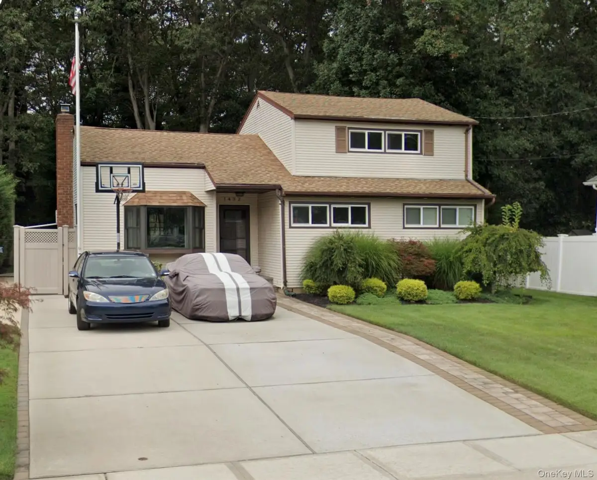 1432 Lakeshore Drive, Massapequa Park, NY 11762 - Image #1
