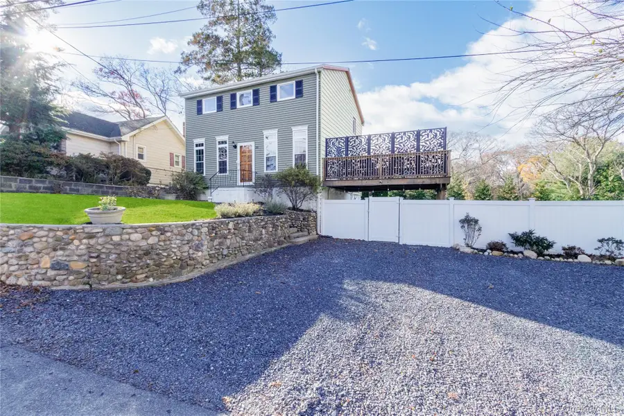 38 Manhasset Road, Sound Beach, NY 11789 - Image #3