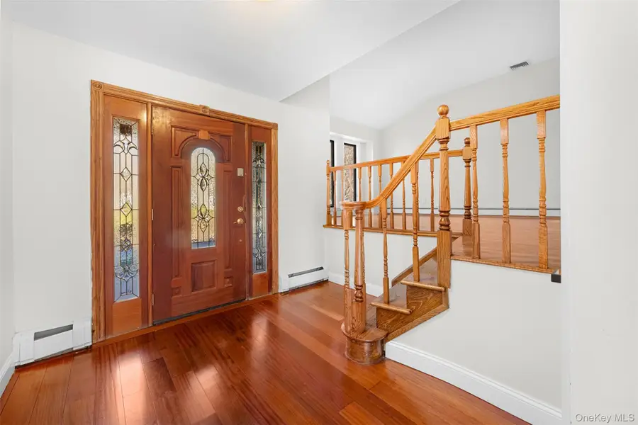 6 Penelope Lane, Huntington, NY 11743 - Image #3