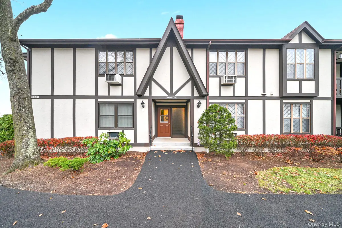 713 Sierra Vista Lane, Valley Cottage, NY 10989 - Image #1