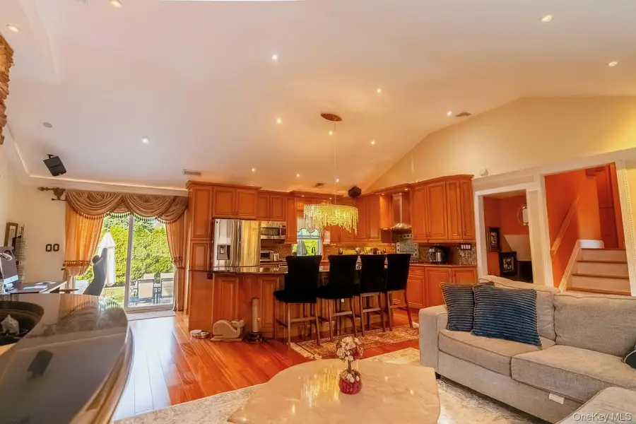 16 Tudor Road, Hicksville, NY 11801 - Image #3