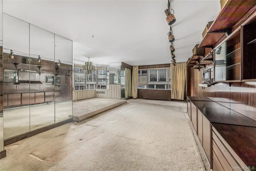 77 W 55th Street #17B, Manhattan, NY 10019 - Image #2