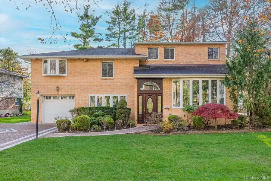 38 Lake Drive, Manhasset Hills, NY 11040 - Image #2