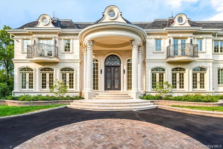 566 E Shore Road, Great Neck, NY 11024 - Image #2