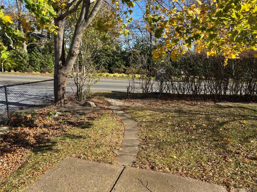 40 Canoe Place Road #4, Hampton Bays, NY 11946 - Image #3