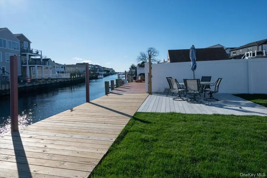 55 Alhambra Road, Massapequa, NY 11758 - Image #3