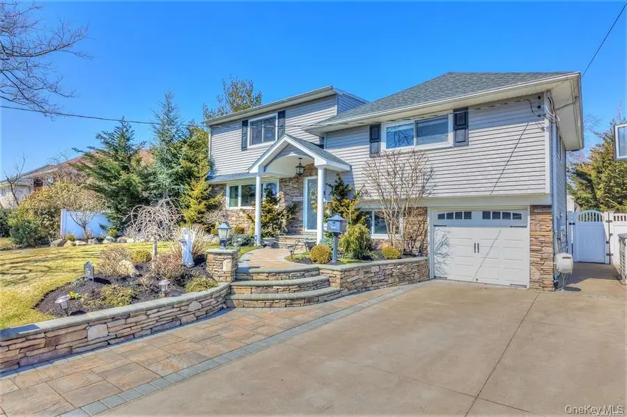 266 Thompson Avenue, Oceanside, NY 11572 - Image #2