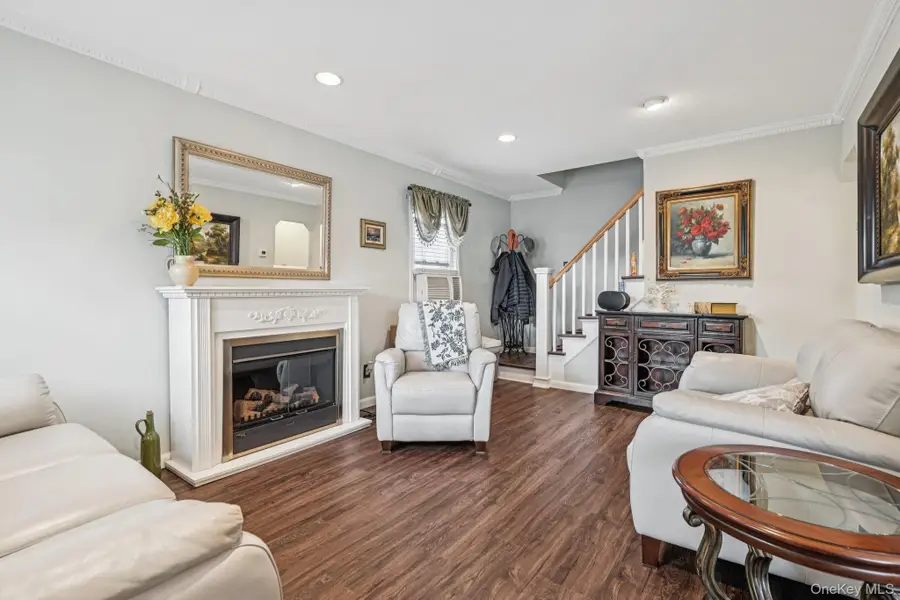 466 Jefferson Place, Mineola, NY 11501 - Image #2