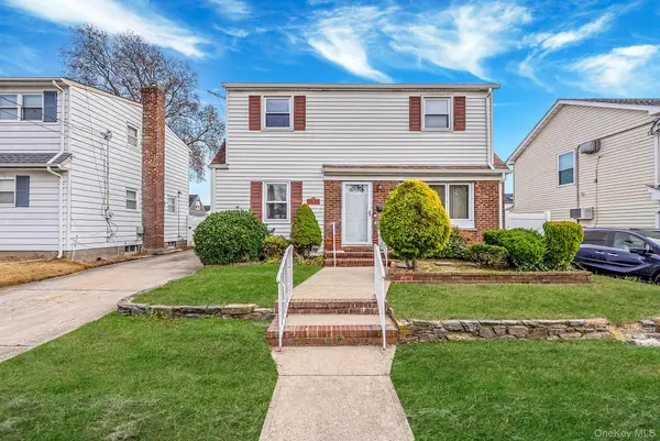 18 Jasper Street S, Valley Stream, NY 11580