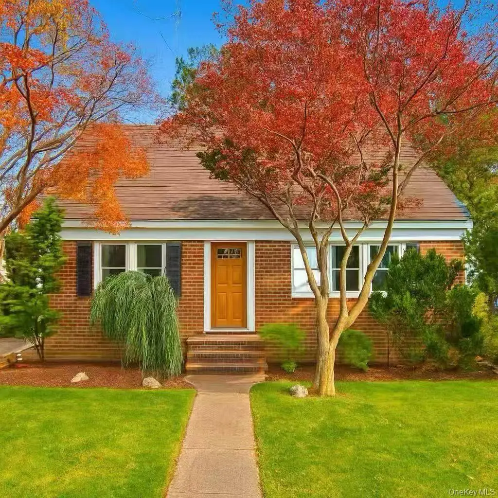 243 Cushing Avenue, Williston Park, NY 11596 - Image #1