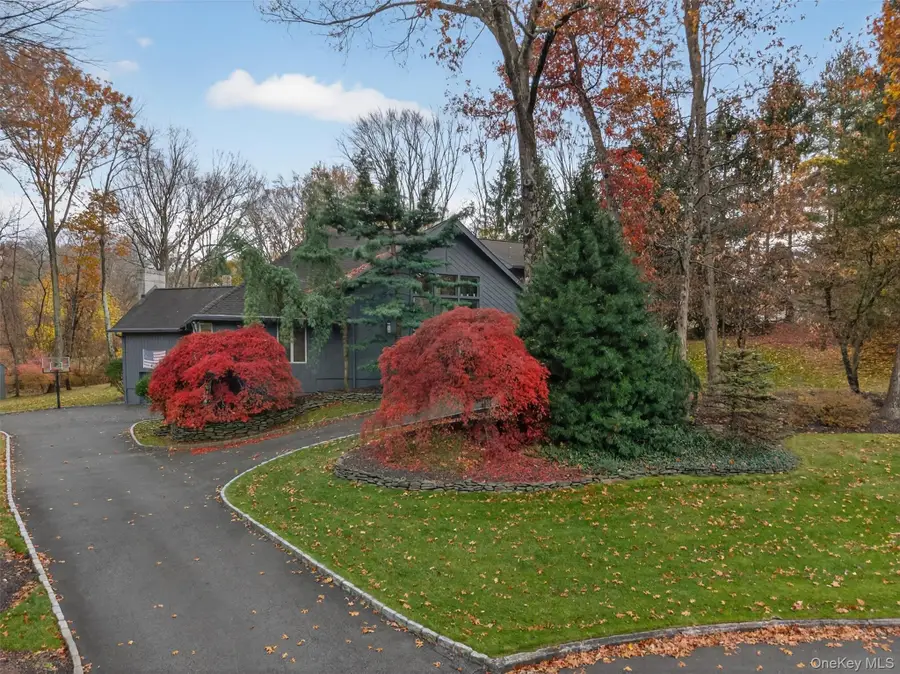 13 Zeck Court, Montebello, NY 10901 - Image #2