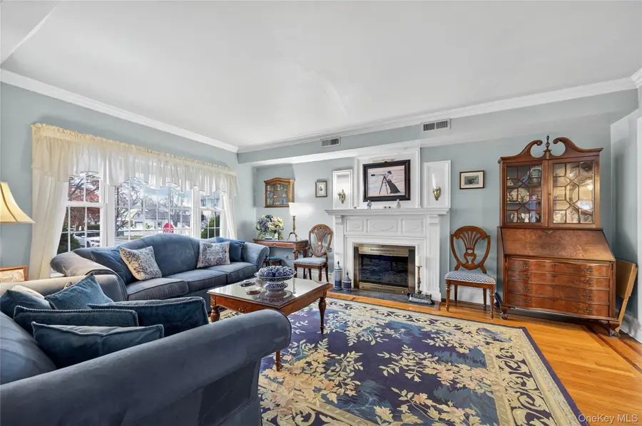 51 Park Avenue, New Hyde Park, NY 11040 - Image #3