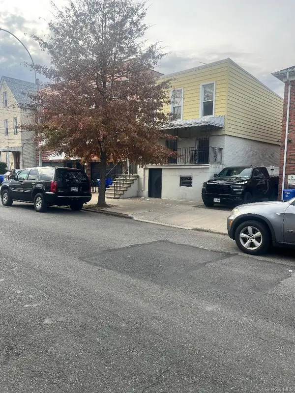 2384 33rd Street, Astoria, NY 11105