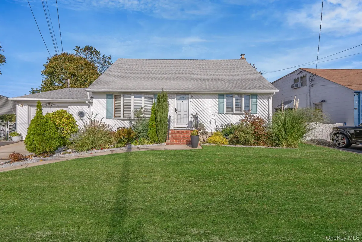 350 52nd Street, Lindenhurst, NY 11757 - Image #1