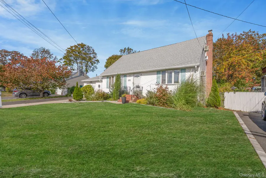 350 52nd Street, Lindenhurst, NY 11757 - Image #2