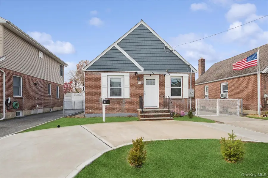 109 Caroline Avenue, Franklin Square, NY 11010 - Image #3