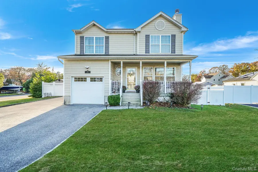 42 Quintuck Lane, East Islip, NY 11730 - Image #2