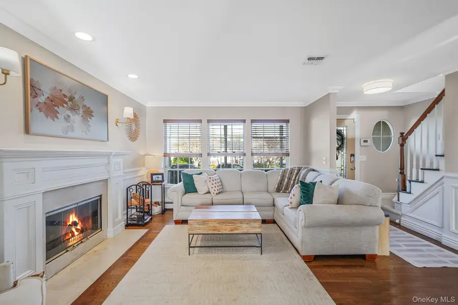 42 Quintuck Lane, East Islip, NY 11730 - Image #3