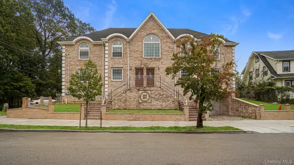 85-02 165th St, Jamaica Hills, NY 11432