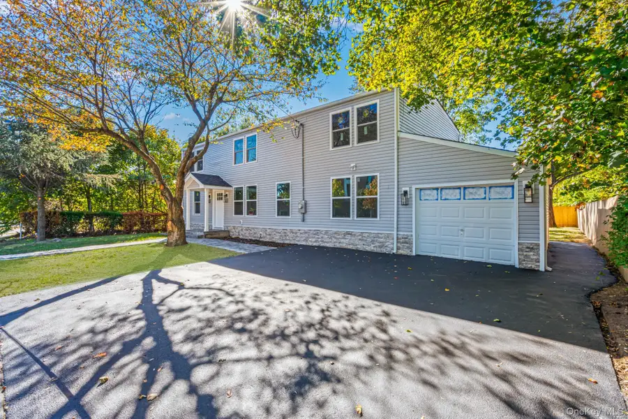 6 Mccue Street, Wheatley Heights, NY 11798 - Image #3