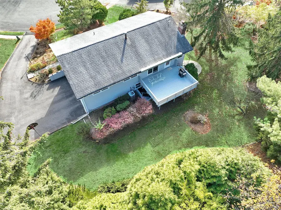 32 Berry Court, Tappan, NY 10983 - Image #2