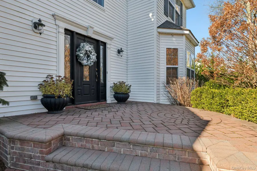 7 Brittany Court, Ridge, NY 11961 - Image #3