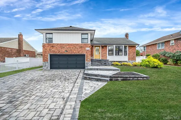 556 N Suffolk Avenue, Massapequa, NY 11758