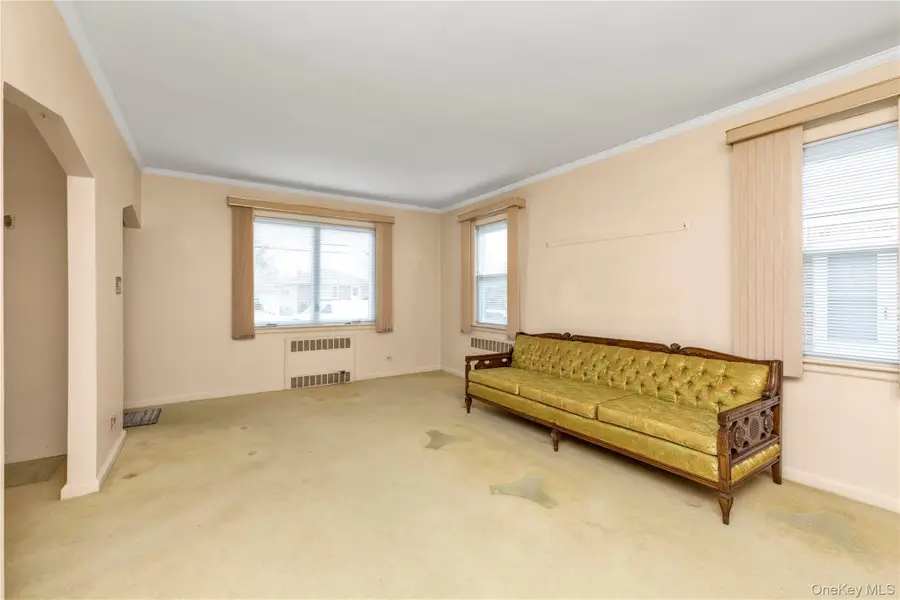 215 Sheridan Boulevard, Mineola, NY 11501 - Image #3