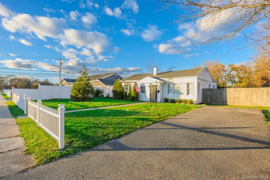 4 Somerset Road N, Amityville, NY 11701 - Image #3