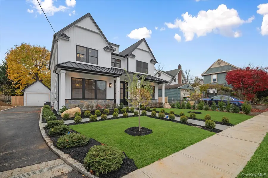 22 Franklin Avenue, Port Washington, NY 11050 - Image #2