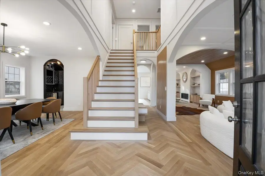 22 Franklin Avenue, Port Washington, NY 11050 - Image #3